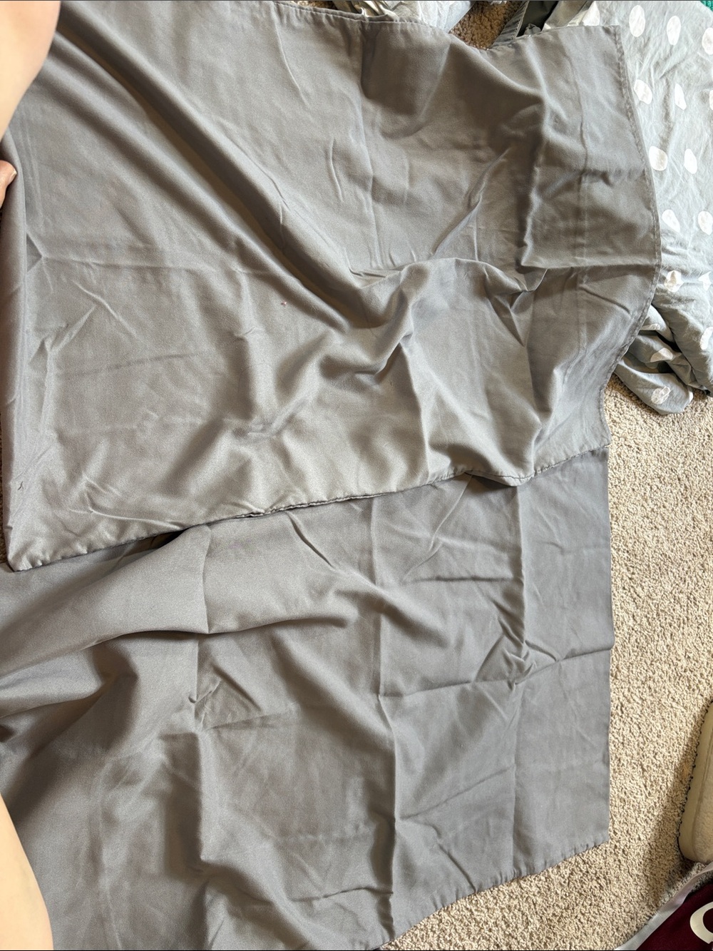 Gray polyester pillow cases - 2